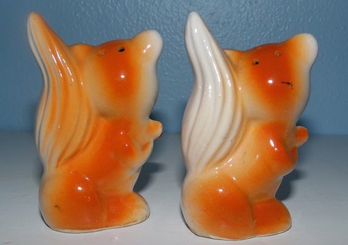 Vintage Squirrel Chipmunk Salt and Pepper Shaker Set - Cute little Guys - Picture 5 of 5