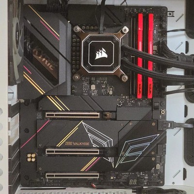 Biostar Z890 VALKYRIE (OVP) WiFi 6E AX211, Thermaltake CPU Frame LGA1851