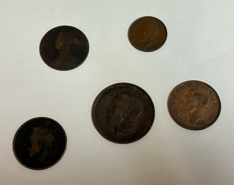 Lot of 5 BRITANNIA COINs  cents half penny British