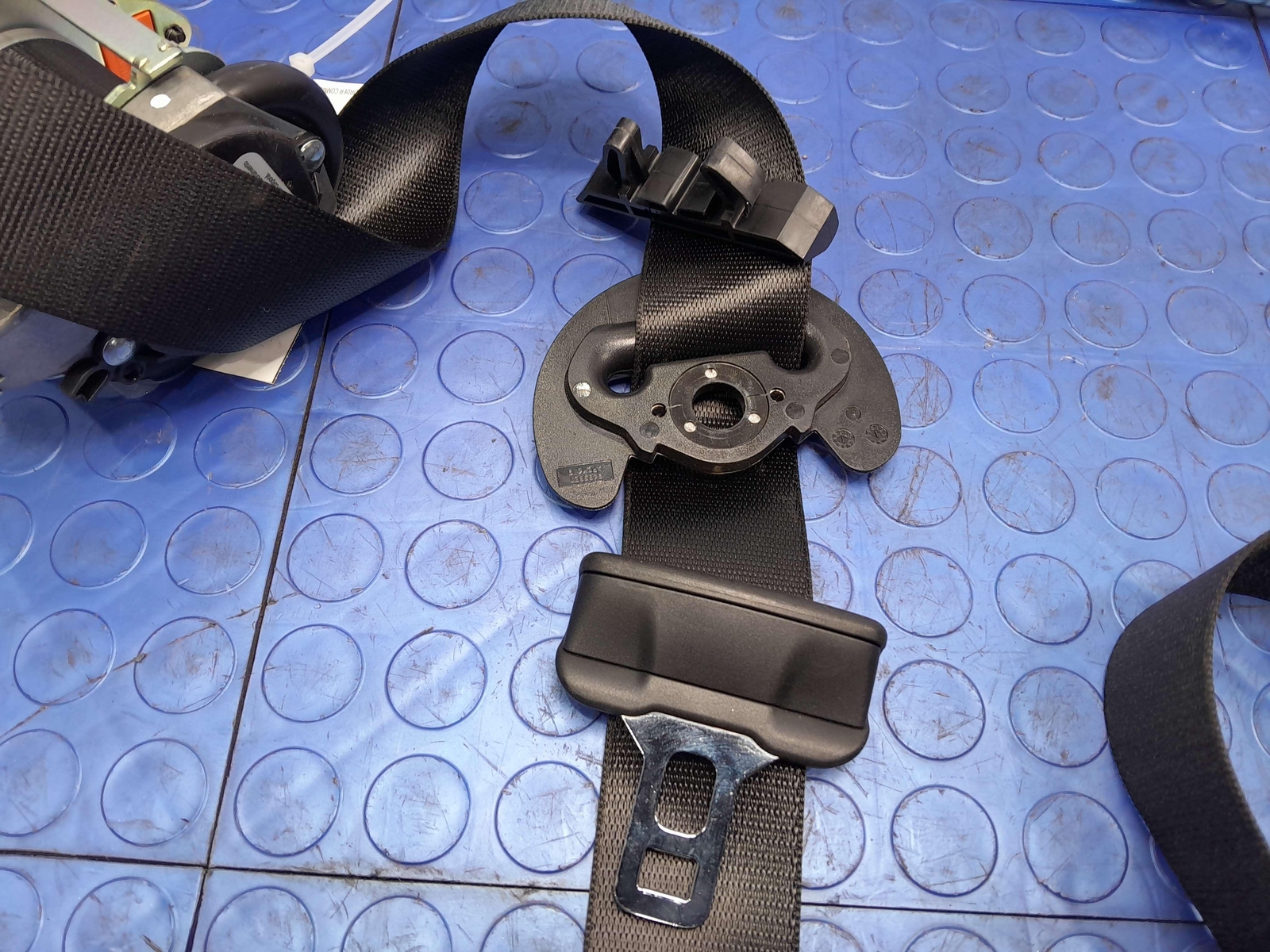 14-24 Maserati Ghibli Front Seat Belt Retractor Right Passenger Side Black OEM