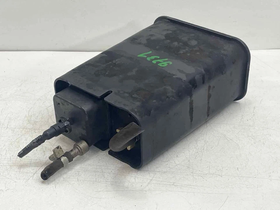 Bote de emisión de evaporador de combustible compatible con 1998 1999 2000 ISUZU AMIGO 2,2 L Foto 3 de 4