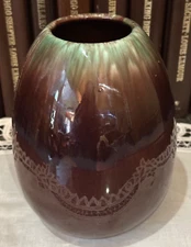 MCM Vintage Signed Royal Haeger Royal Hickman Beehive Pottery Vase 7.75 in. tall