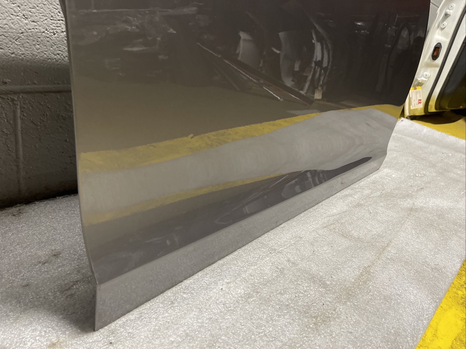 2014-2020 Maserati Ghibli M157 Passenger Right Front Door Shell Gray OEM*note