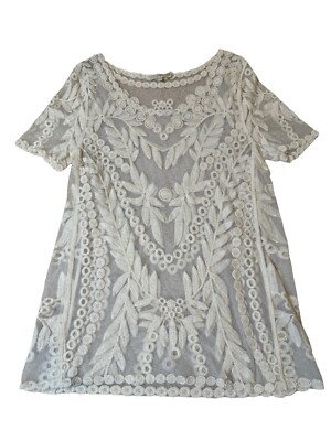 Capri Clothing Brand Ivory Women's Lace Round-Neck Boho Sheer Blouse Small GUC