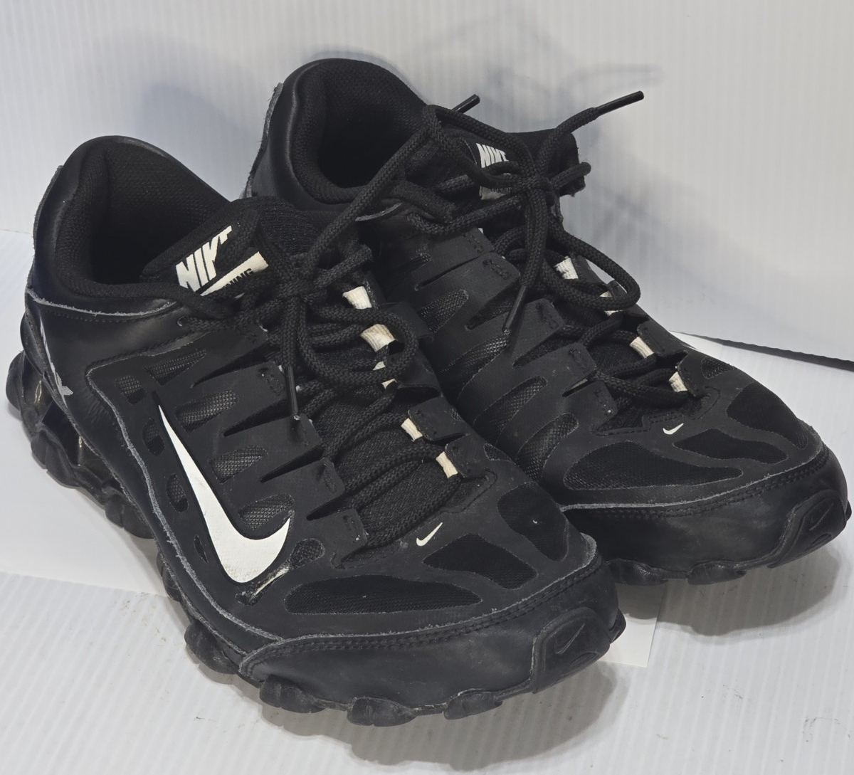 Nike Reax 8 TR Mesh Black White Training Shoes 621716-033 Mens