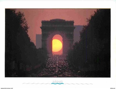 Postcard - 75 - Paris - Arc de Triomphe - Sunset on a full evening