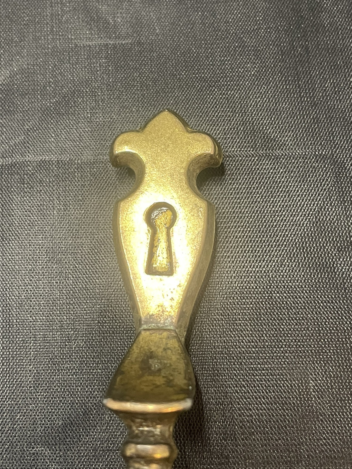 Amerock 179 Faux Keyhole Thumb Pull Handle Cabinet Door Dark Brass 3" Centers