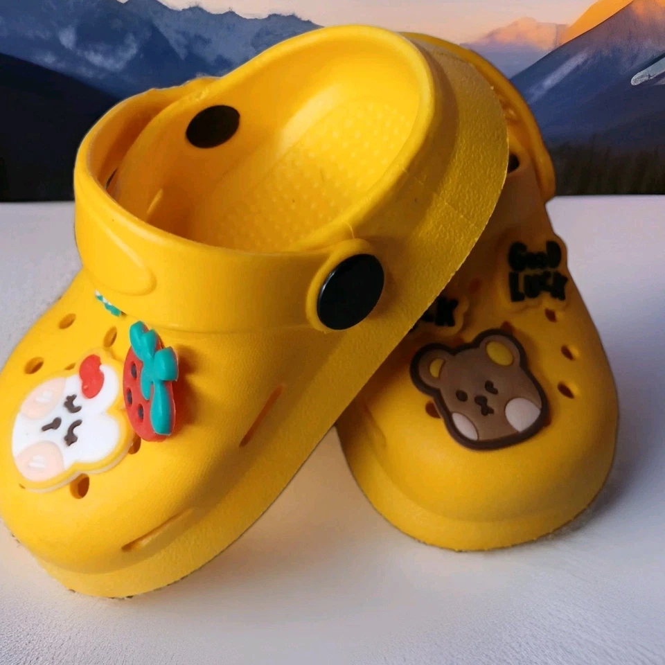 Toddler Size 2 - 2.5 Soft Rubber Clogs Yellow New 6 In - Image 4 of 4