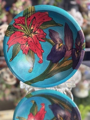Hand-Painted Floral Plate with  Lily & Iris Design Janis Childs Key West 8 