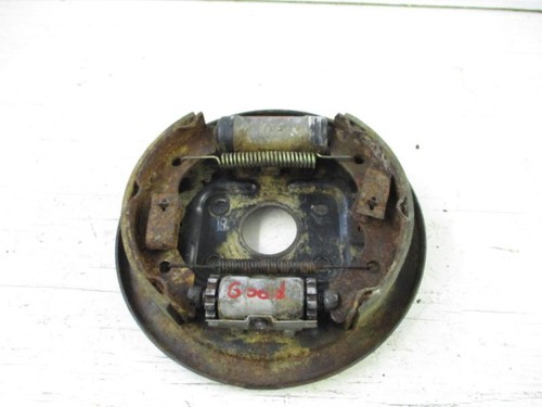 86 Honda TRX 250 Utility Right Front Brake Wheel Cylinders 45110-HA8-681 1986