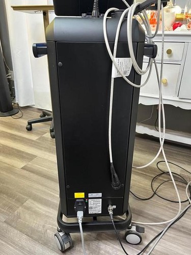 2022 InMode RF Pro Morpheus 8 plataforma con piezas de mano faciales y corporales - Imagen 4 de 8