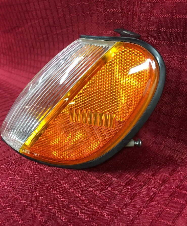 1993 Pontiac Lemans Left Parking Cornering Side Light Lamp 63K A+ DN - Image 2 of 4