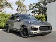 2017 Porsche Cayenne TURBO