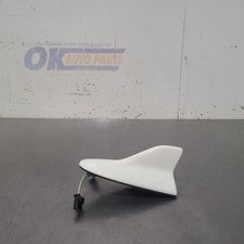 11 2011 Toyota Land Cruiser Antenna