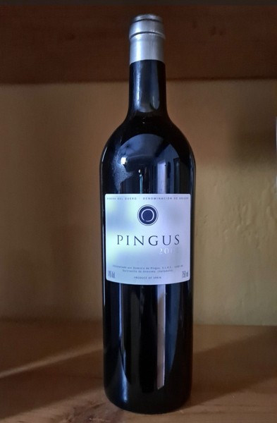 Una botella de vino Pingus 2001