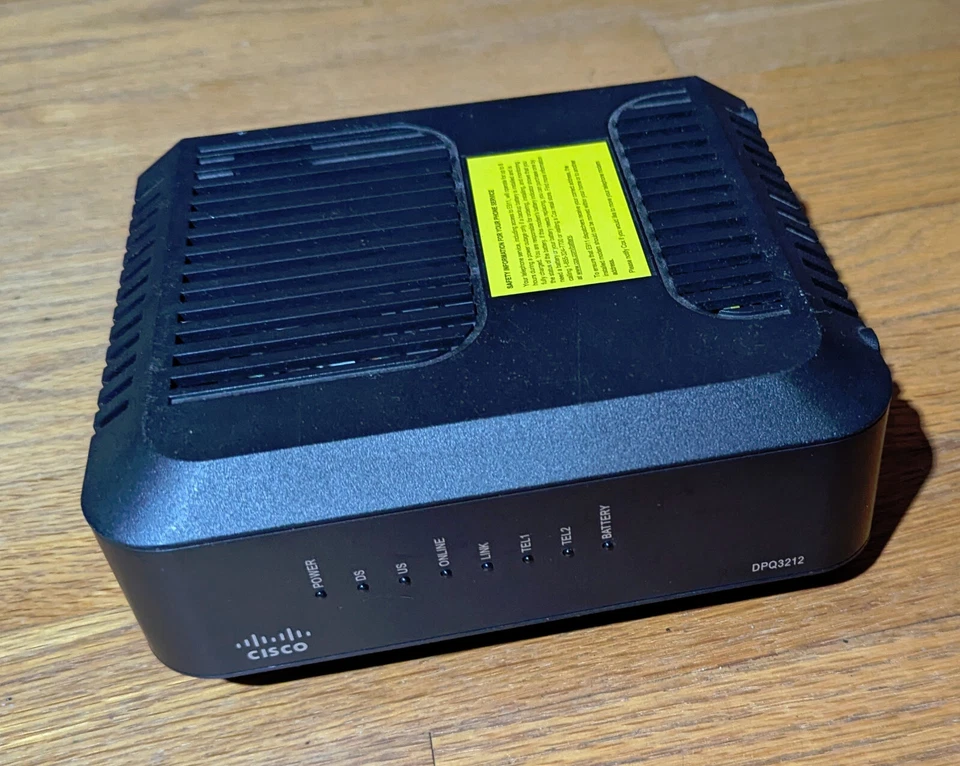 Cisco DPQ3212 DOCSIS 3.0 Cable Modem With Power Cord - Image 4 of 4