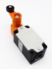 Siemens 3SE2 120-0GW 3SE2120-0GW Position Switch Roller Crank -Unused-