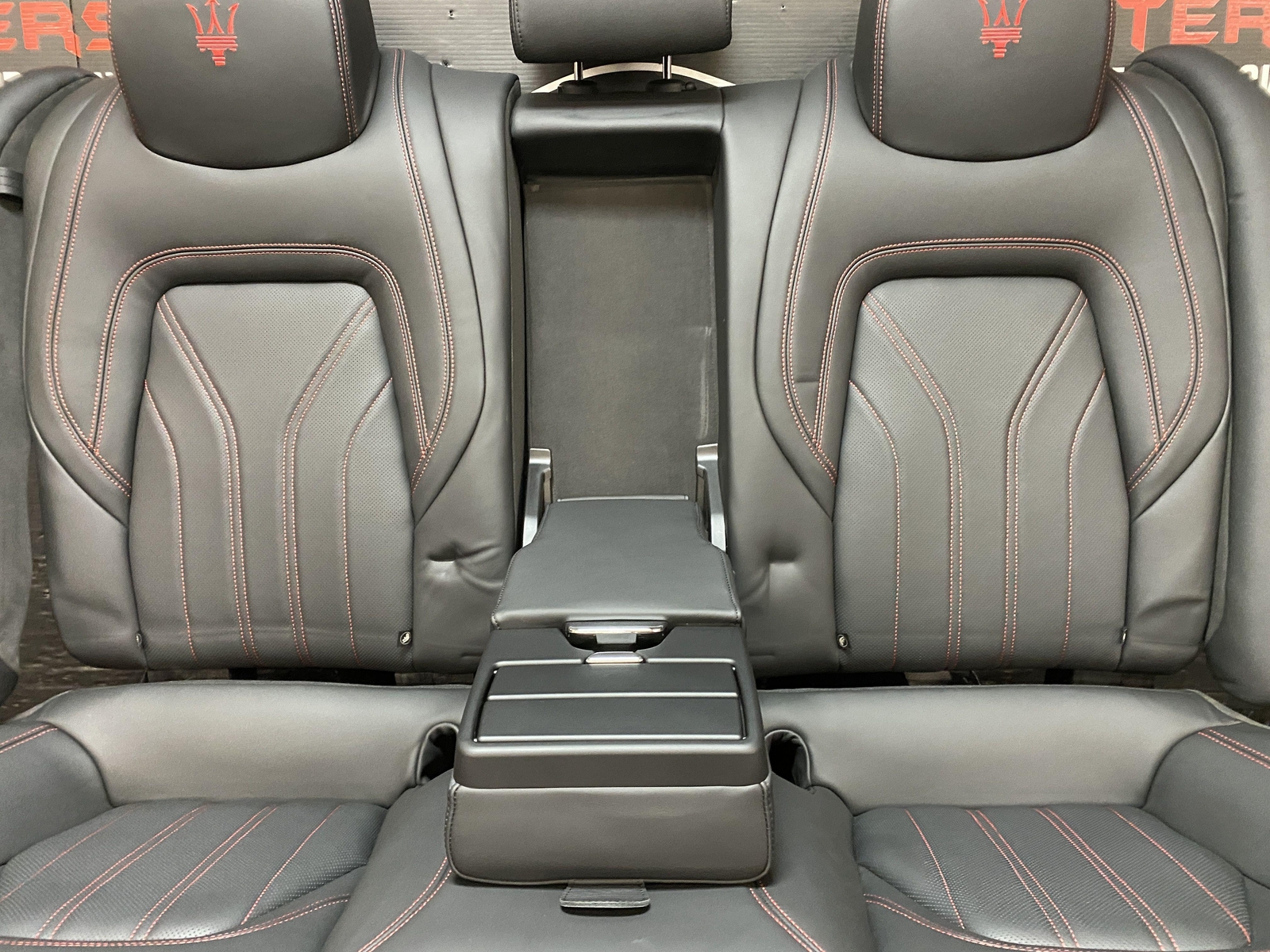 2022 MASERATI QUATTROPORT REAR SEAT BLACK LEATHER INTERIOR 1NE RED STITCHING