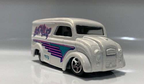 ** HOT WHEELS 1963 DIVCO DAIRY DELIVERY MILK TRUCK ~ GOT MILK? MINT BP PULL - Picture 6 of 9