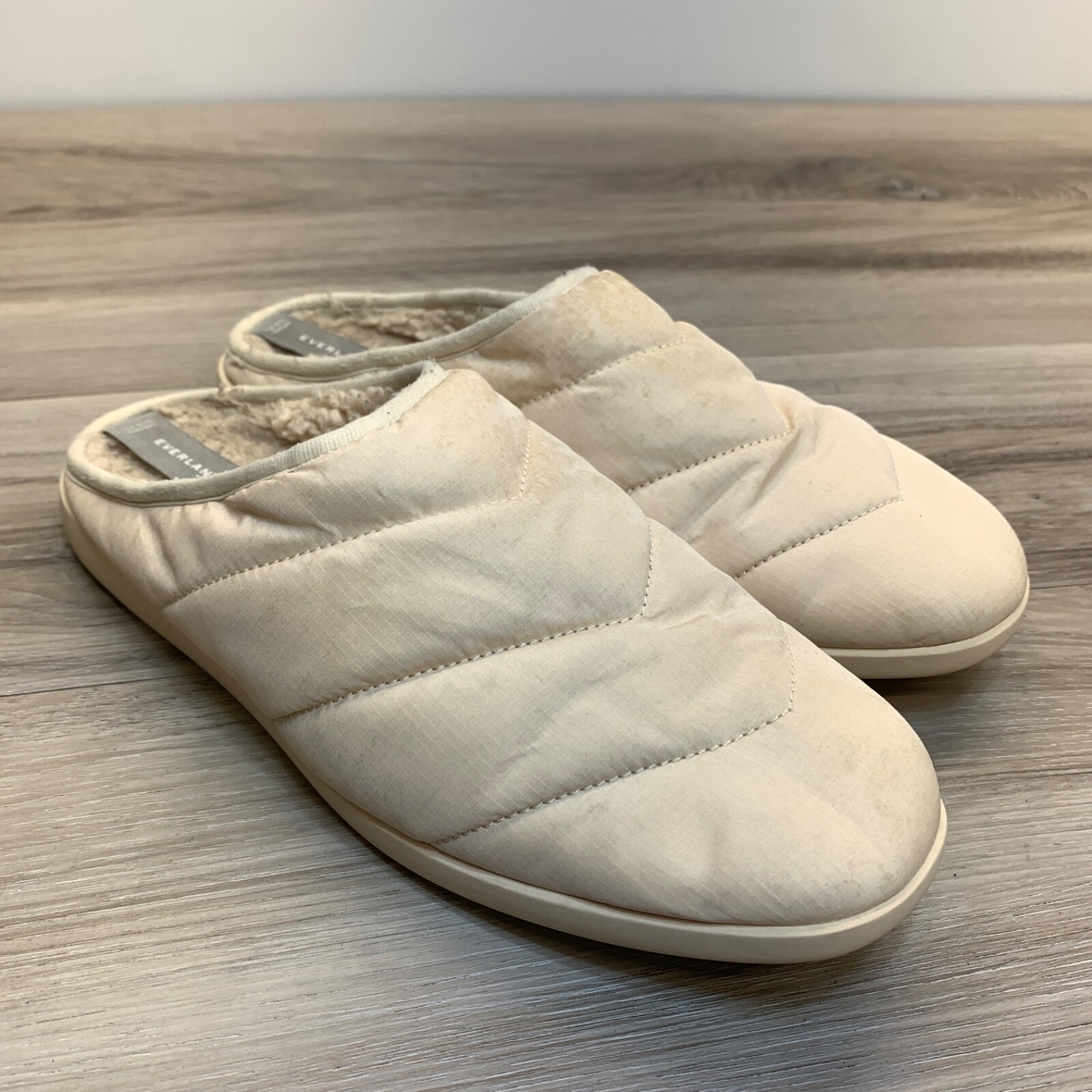 APL Everlane The Renew pantofole trapuntate in pile taglia 8 pergamena crema