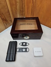 HUMIDOR per sigari ROMEO Y GIULIETA custodia lacca vetro superiore cedro tecnologia tenuta sicura