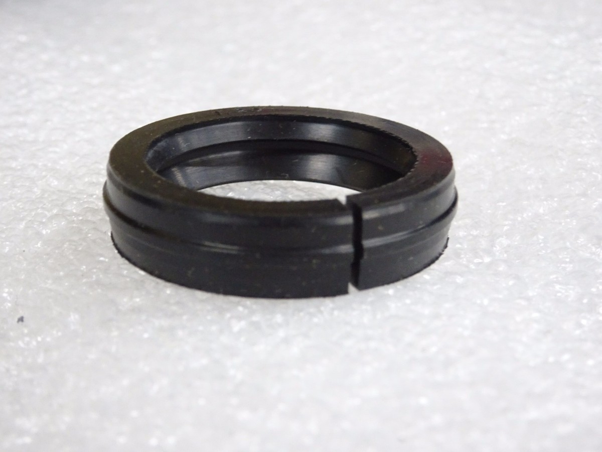 Kawasaki NOS NEW 92049-1199 Oil Seal MY25x33x8 KLF KSF KLF300