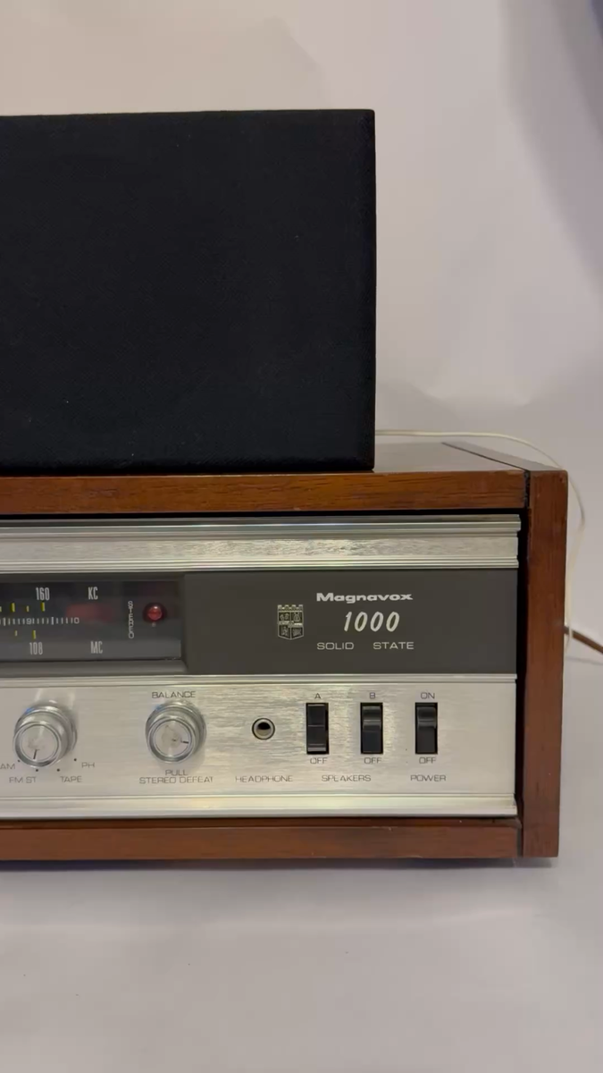 レトロ Communication Receiver ソリッドステートラジオ オーディオ機器 レトロ Communication Receiver ソリッドステートラジオ