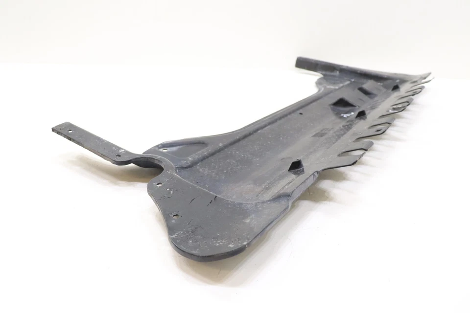 VOLKSWAGEN TIGUAN 2018-2024 RADIADOR DELANTERO SOPORTE PROTECTOR CONTRA SALPICADURAS OEM 5QF825235C Foto 3 de 4