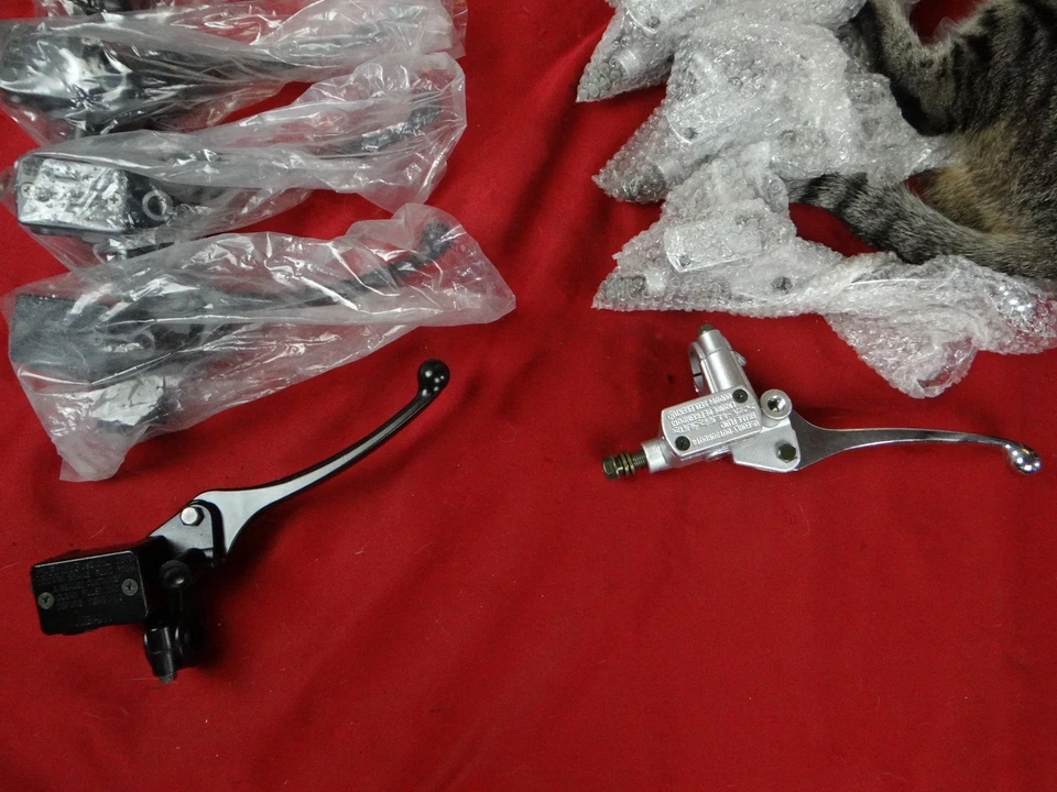 LOTE DE 30 piezas de cilindros maestros, venta de liquidación, motocicleta moto moto scooter ATV, etc. Foto 4 de 4