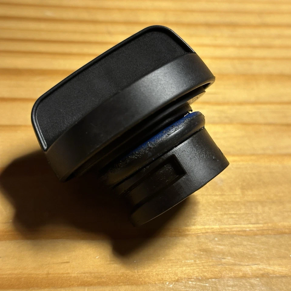 2006 Saturn Ion 2.4L OEM Engine Oil Filler Cap ACDelco SAE 5W-30 GM 12589430 - Image 3 of 4