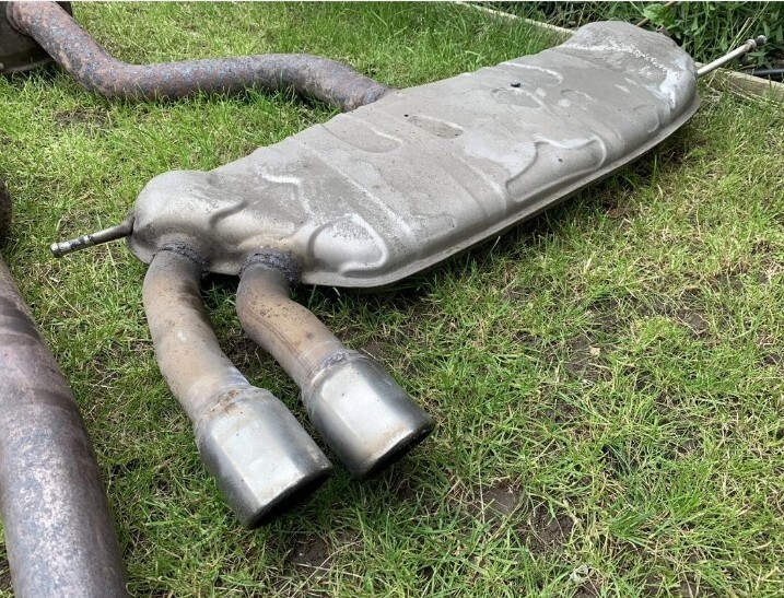パーツ VW Golf MK5 GTI OEM Catback Muffler VW Golf MK5 GTI 2.0 TFSI Exhaust Complete OEM turbo back Catalytic