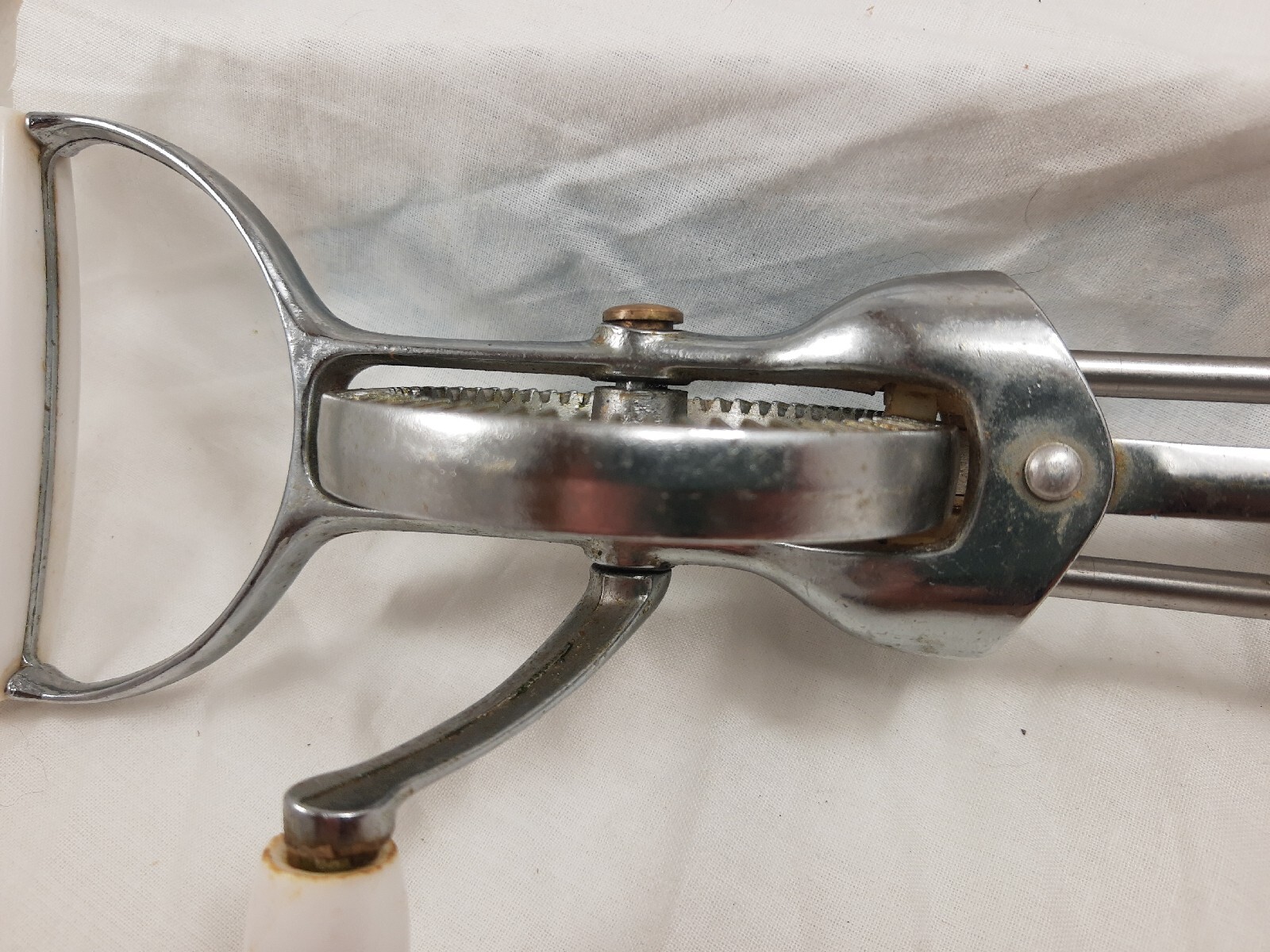 VTG Heavy Duty Manual Crank Egg Beater Mixer Camping Off Grid s/s White