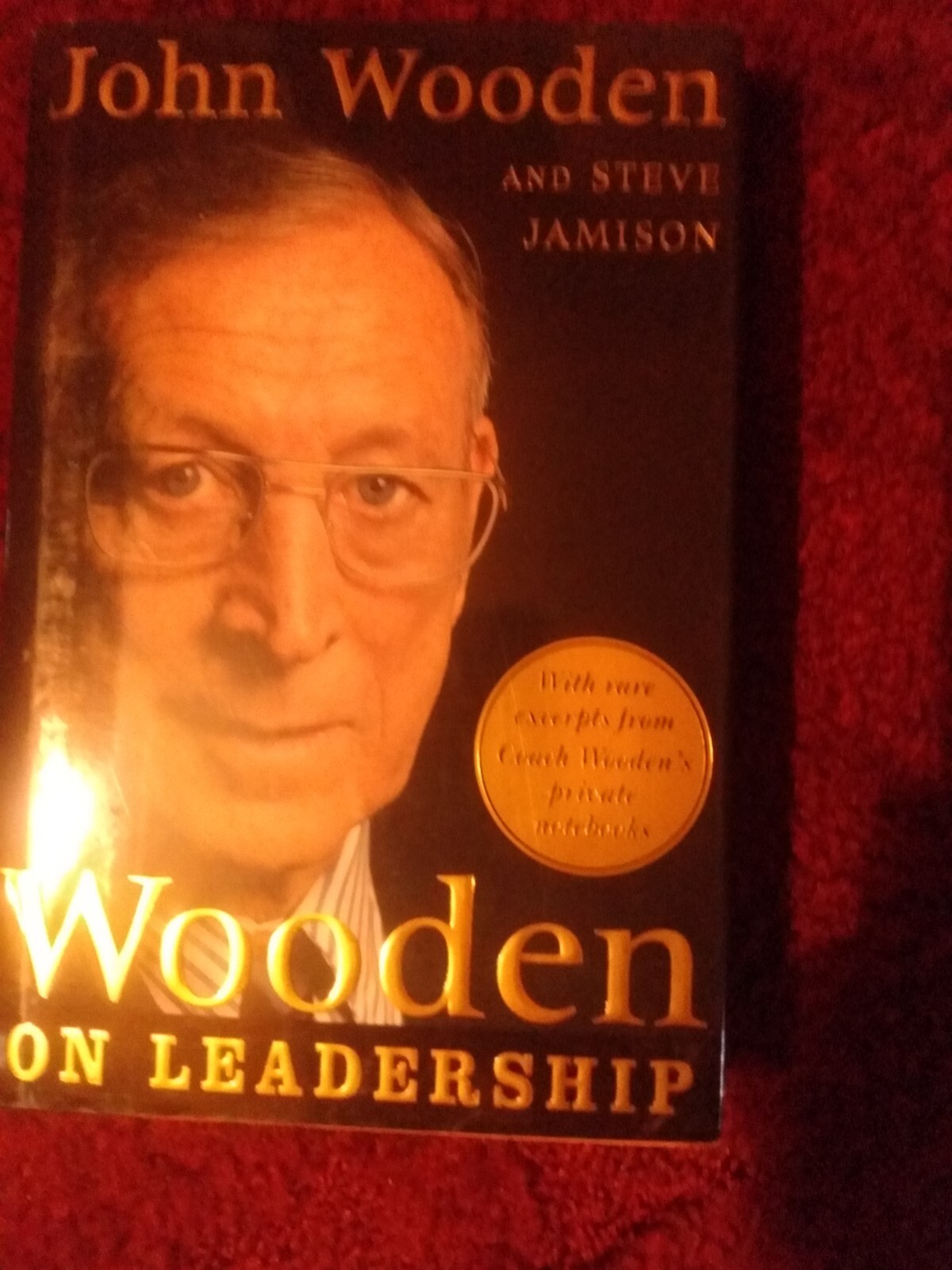 JOHN WOODEN SIGNED WOODEN ON LEADERSHIP HARDCOVER BOOK eBay