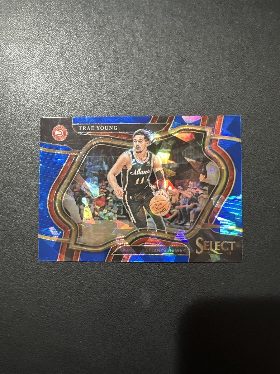 2022-23 Panini Select Trae Young Blue Cracked Ice Courtside