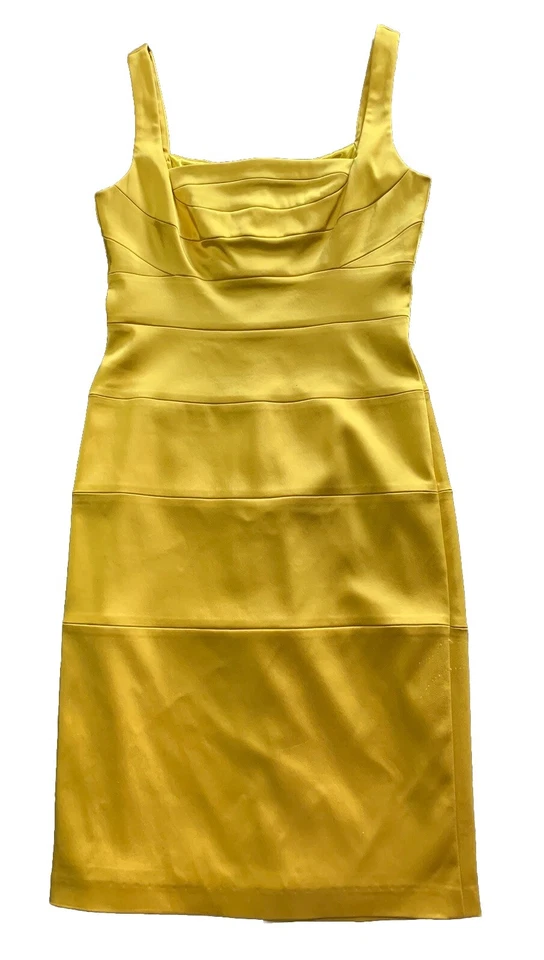 Vestido Jax dorado talla 6 forrado con spandex Foto 3 de 4