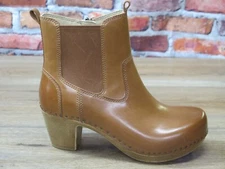 Women's Dansko Shayna Burnished Zip-Up Heeled Calf Boot Brown *1833-642200