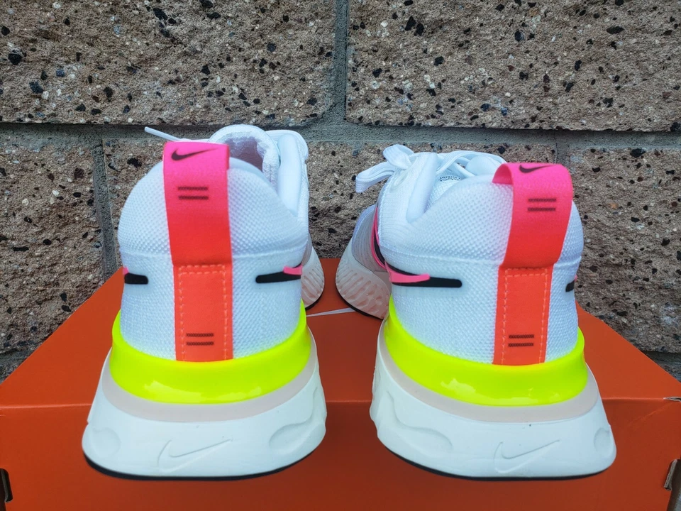 Nike React Infinity Run FlyKnit 2 Shoes Men's Size 11.5 White Sail Pink Blast - Image 4 of 4