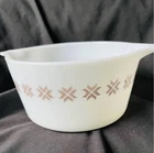 Vintage Pyrex 1 Qt Casserole Dish Town and Country Brown Snowflakes