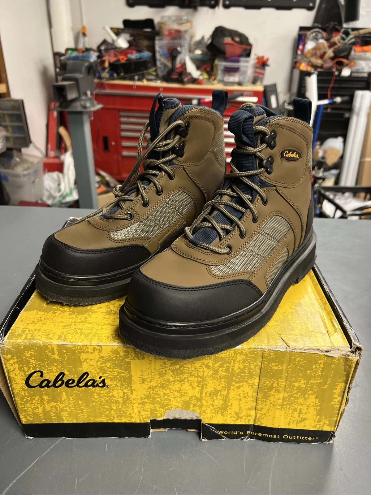Size 8 Cabela's Men's Ultralight 2 Wading Fishing Boots