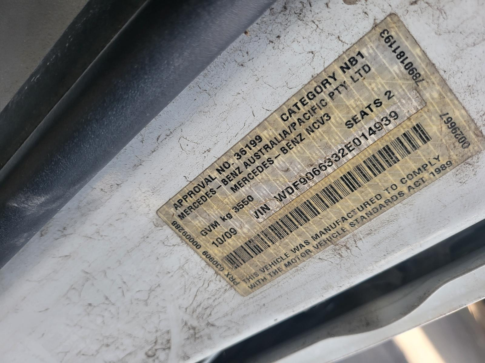 Mercedes Sprinter Left Front Door 1/4 Glass NCV3 10/2006-04/2018 - thumbnail 6