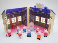LOT OF 10 PEPPA THE PIG; SCHOOL HOUSE, PEPPA  FAMILY  FUNITURE PIECE