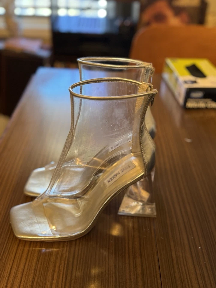 Botas de tornozelo Steve Madden Tyro retrô PVC transparente e prata tamanho 8 - Imagem 3 de 4