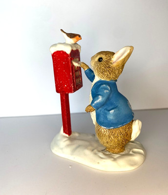 The World of Beatrix Potter Peter Rabbit Posting a Letter Figur A3486 Originalverpackt