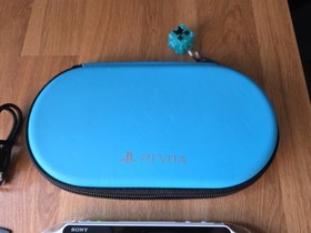 Sony PS Vita PCH-2000 Slim White + Charger GREAT CONDITION US SELLER