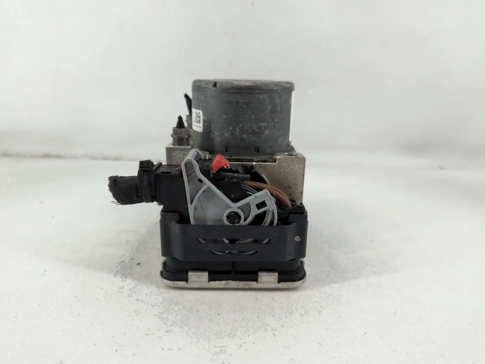 2021-2022 Volkswagen Tiguan Abs Pump Control Module R63PC - Image 4 of 4