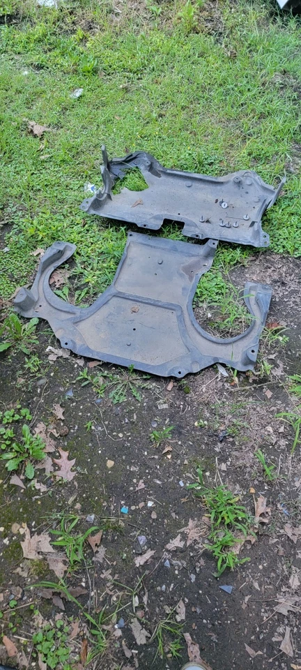 12-18 MERCEDES BENZ CLS550 W218 ПОД ДВИГАТЕЛЬ ЗАЩИТА ОТ БРЫЗГ ЗАЩИТНАЯ КРЫШКА ЛОТОК OEM - Изображение 3 из 4