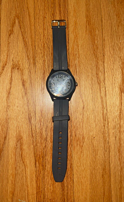 Zoo York Unisex Round Analog Wristwatch 12-Hour Dial Black Dial, Black Band