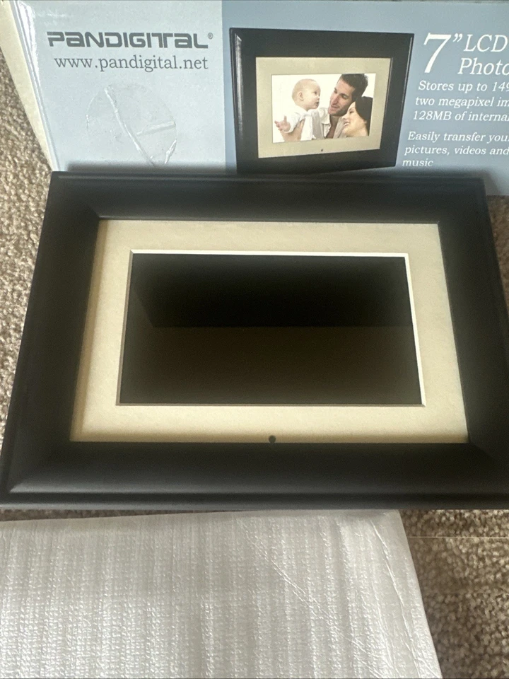 Pandigital 7 Inch Photo Frame 256MB New In Box Remote Control PAN7056WO1 - Image 2 of 4