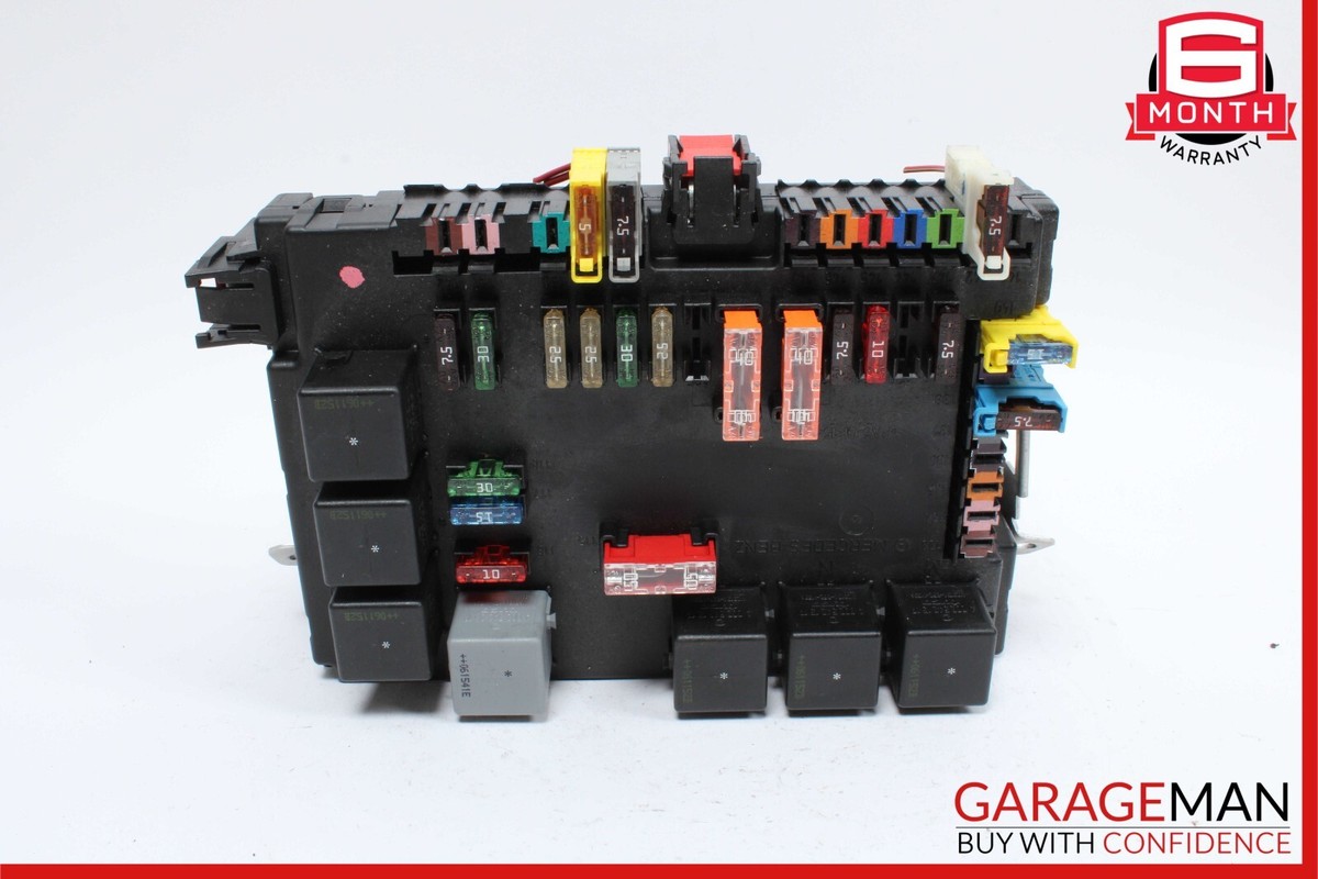 2007 s550 cigarette lighter fuse 07-09 Mercedes W221 S550 CL550 Rear Trunk Relay Junction Fuse Box  2215450801 OEM