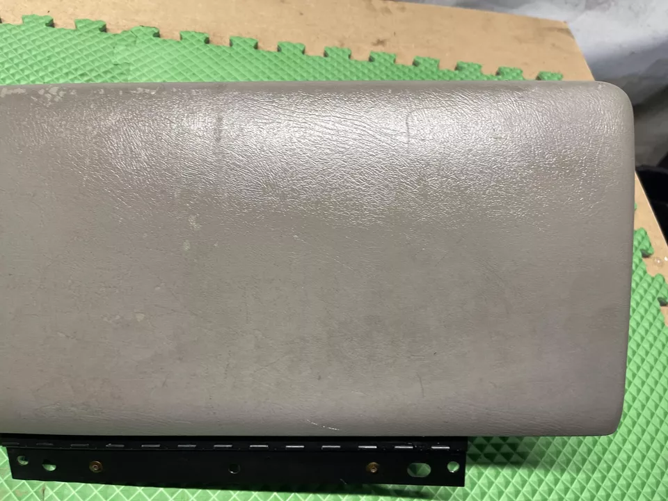 02-05 Cadillac Escalade Glove Box Assembly Pewter Oem Tested - Image 4 of 4